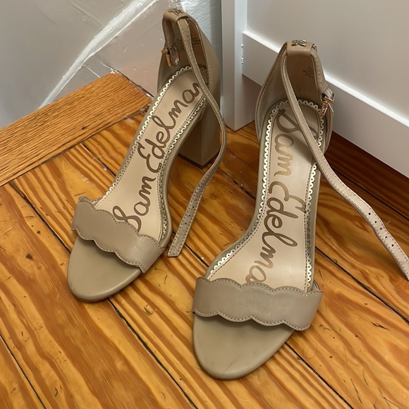 Sam Edelman Shoes - Sam Edelman Nude Scalloped Heels